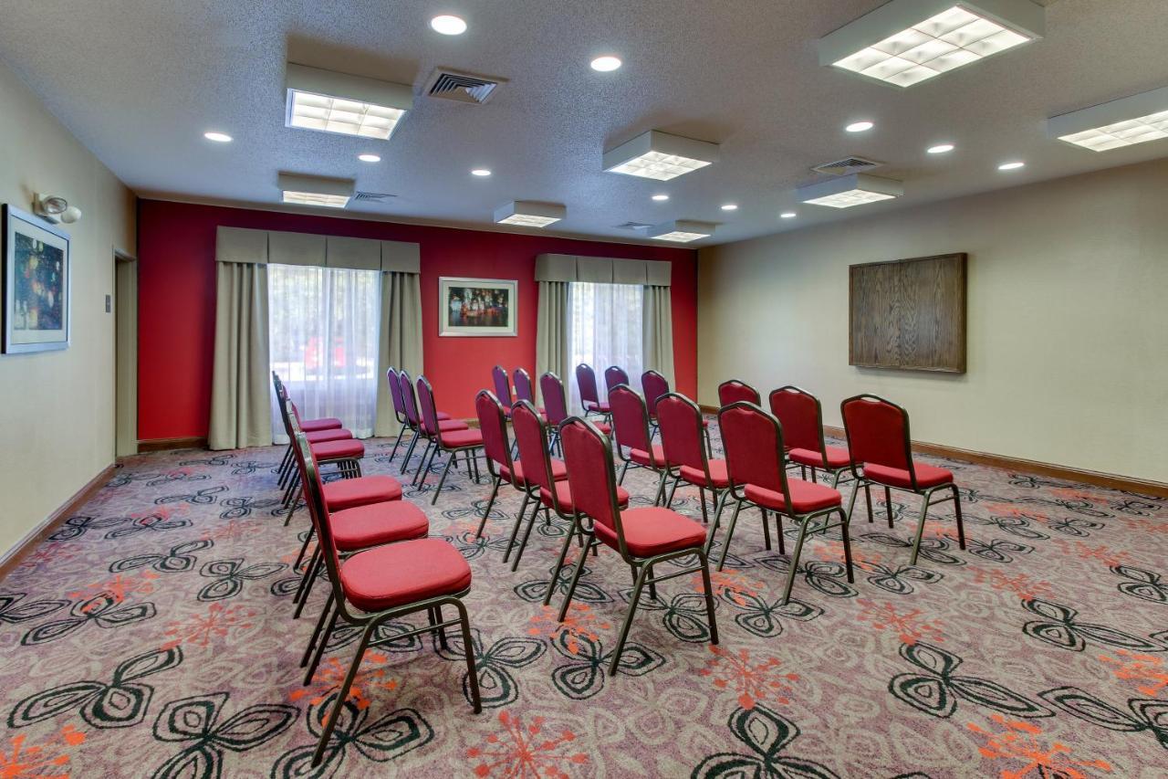 Holiday Inn Express Hotel & Suites Lancaster-Lititz By Ihg Exterior foto